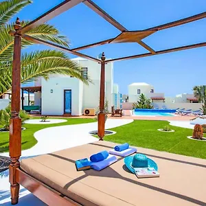 https://villa-saras.in-canary-islands.com
